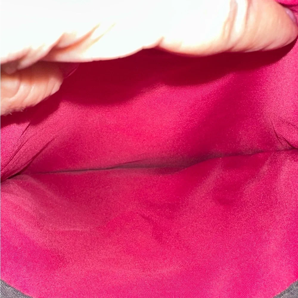 Baggallini Gray Nylon Crossbody Bag w/ Pink Interior - Picture 7 of 7